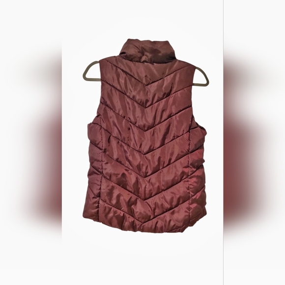 Juniors' SO® Puffer Vest in a burgundy or wine color, by Kohl's. - Picture 3 of 6